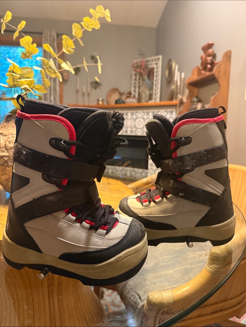 Osiris youth snowboard clicker boots